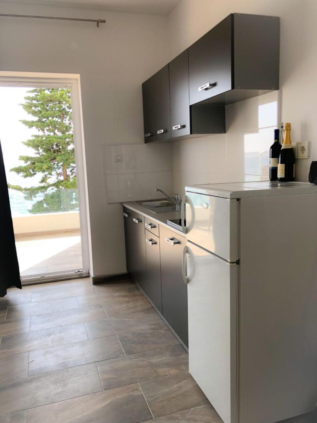Apartments Milja - 10 M From Sea Mandre Bagian luar foto