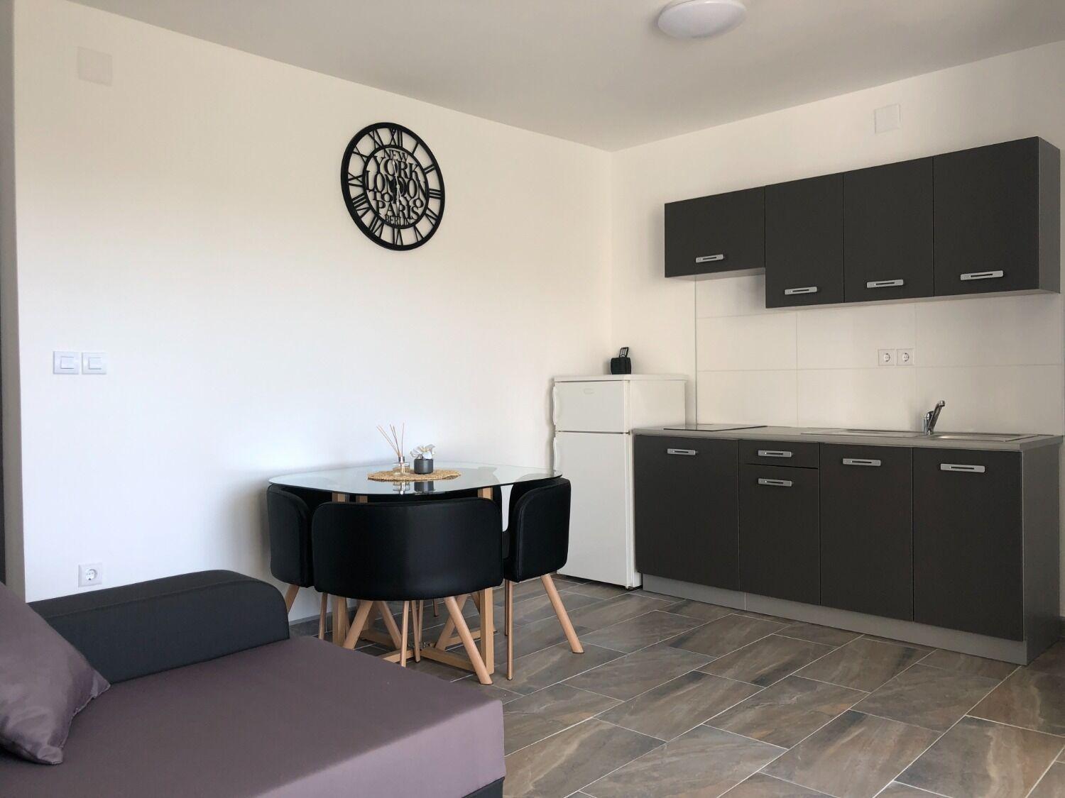Apartments Milja - 10 M From Sea Mandre Bagian luar foto