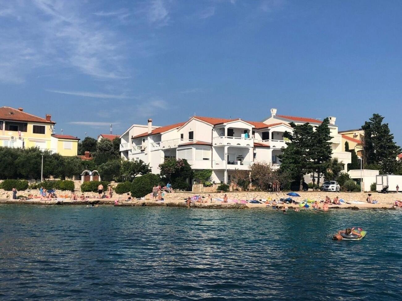Apartments Milja - 10 M From Sea Mandre Bagian luar foto